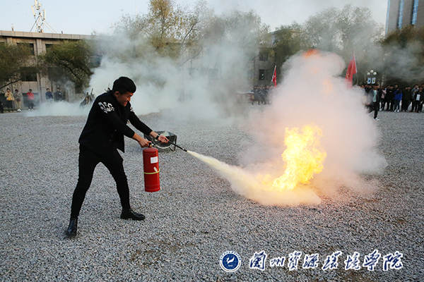 http://www.lzre.edu.cn/__local/2/08/14/C6CADE49561D69D02C405D5213C_9B42EC56_45308.jpg